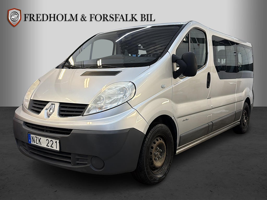 Renault Trafic Kombi 2.9t 2.0 115HK 9-Sits Nybesiktigad 