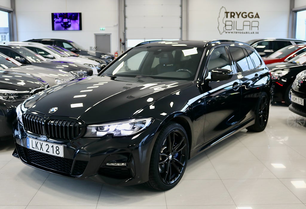 BMW 330e xDrive Touring M Sport/GPS/Drag/Pano/19tum/Se spec