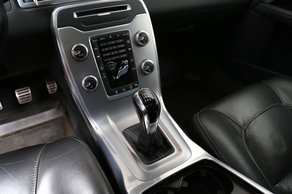 Volvo V70 D4 II S/S Sport E Business PRO Drag Navi VOC Läder 2015