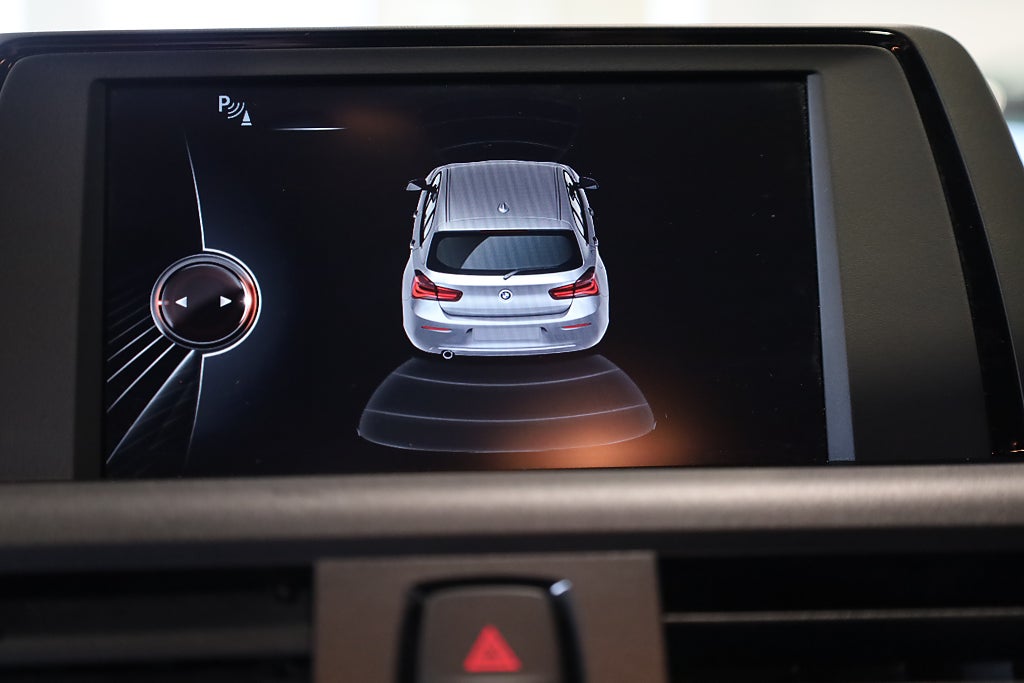 BMW 118I Steptronic Advantage PDC Connected Blåtand 2017