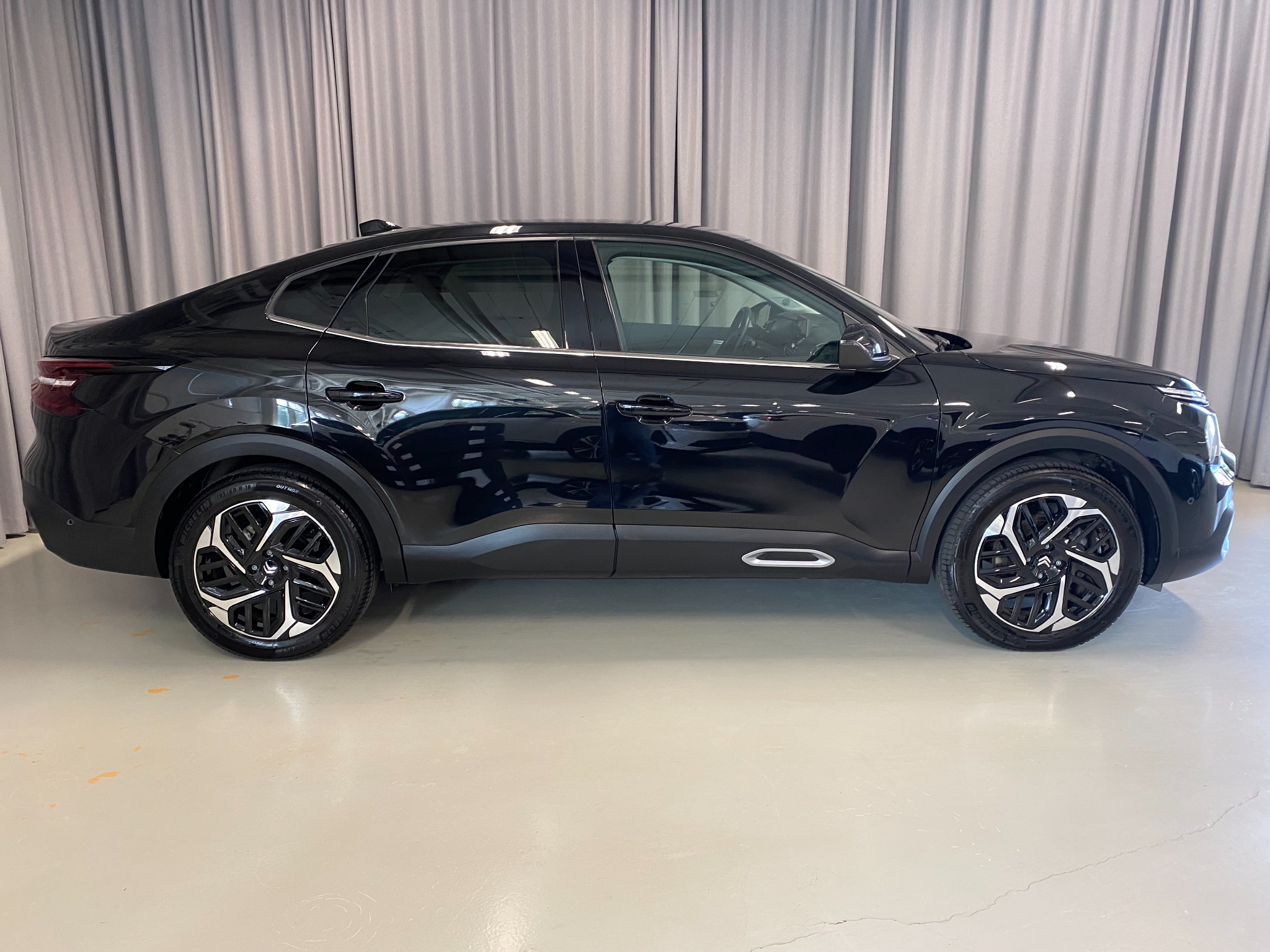 Citroen C4 X Shine 130hk Automat 2023, kuva 3/55