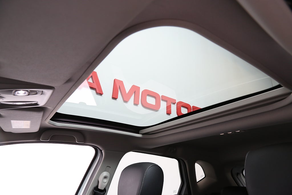 Renault Captur 1,2 TCe BOSE Navi Kamera Pano "En Svensk Klassiker" 2017