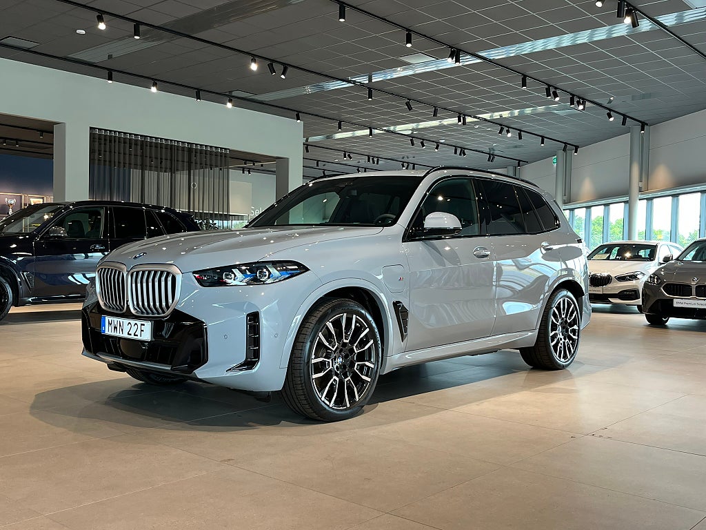 BMW X5 xDrive50e M Sport D/A Pro H/K Panorama Luftfjädring
