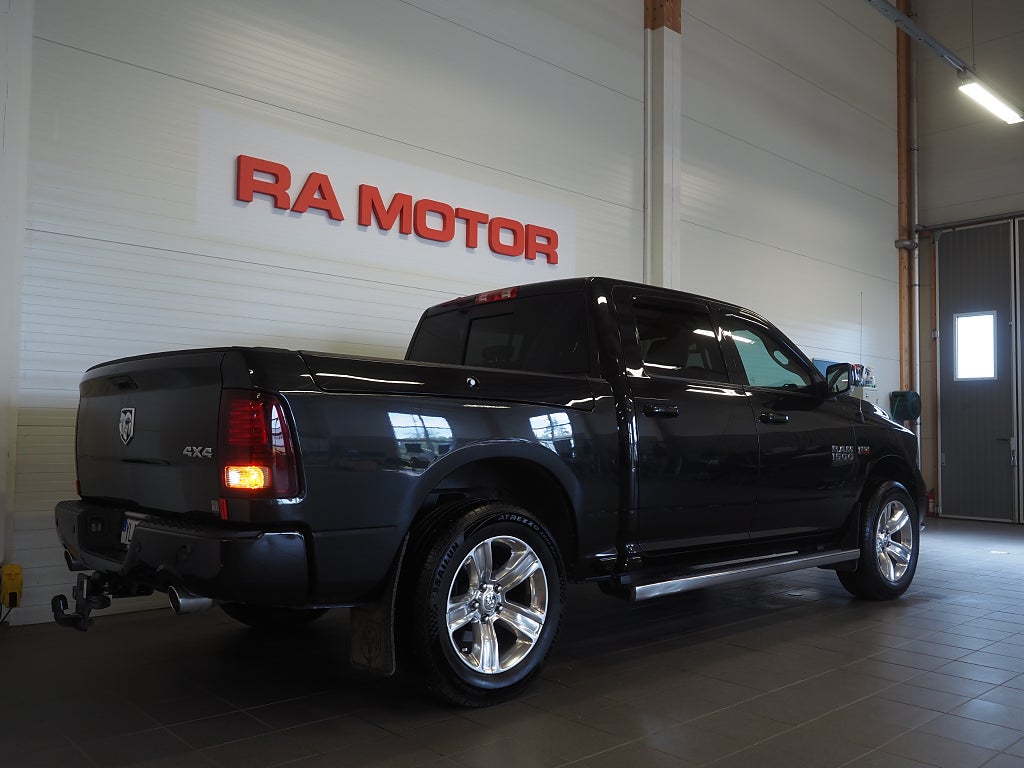 RAM 1500 Sport 5.7 V8 395hk HEMI 4x4 TorqueFlite |Taklucka|Drag| 2018