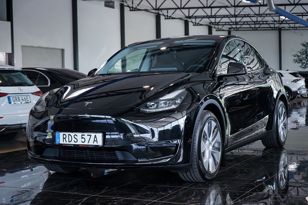 Tesla Model Y Long Range AWD 514HK Glastak Kamera