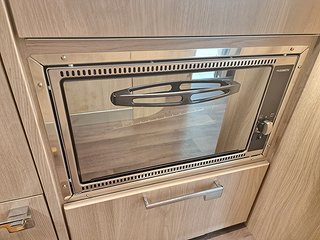 Husbil-halvintegrerad Kabe Classic 740 LGB 17 av 27