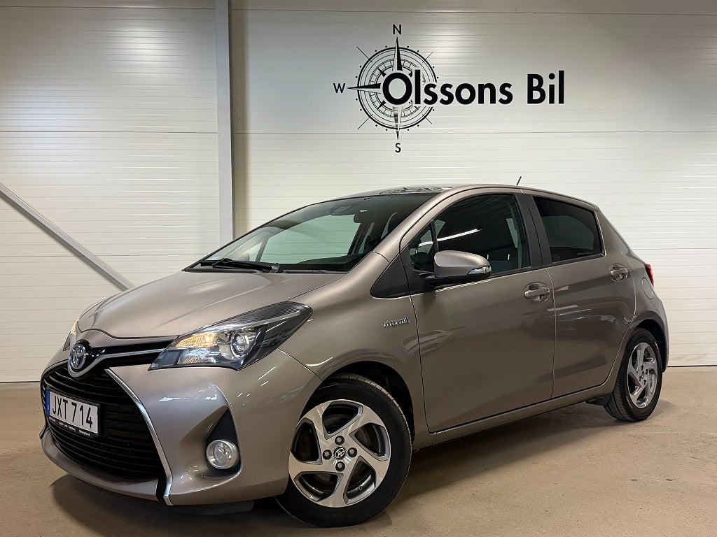 Toyota Yaris Hybrid e-CVT Aut B-kam GPS Lågskatt 1-ägare