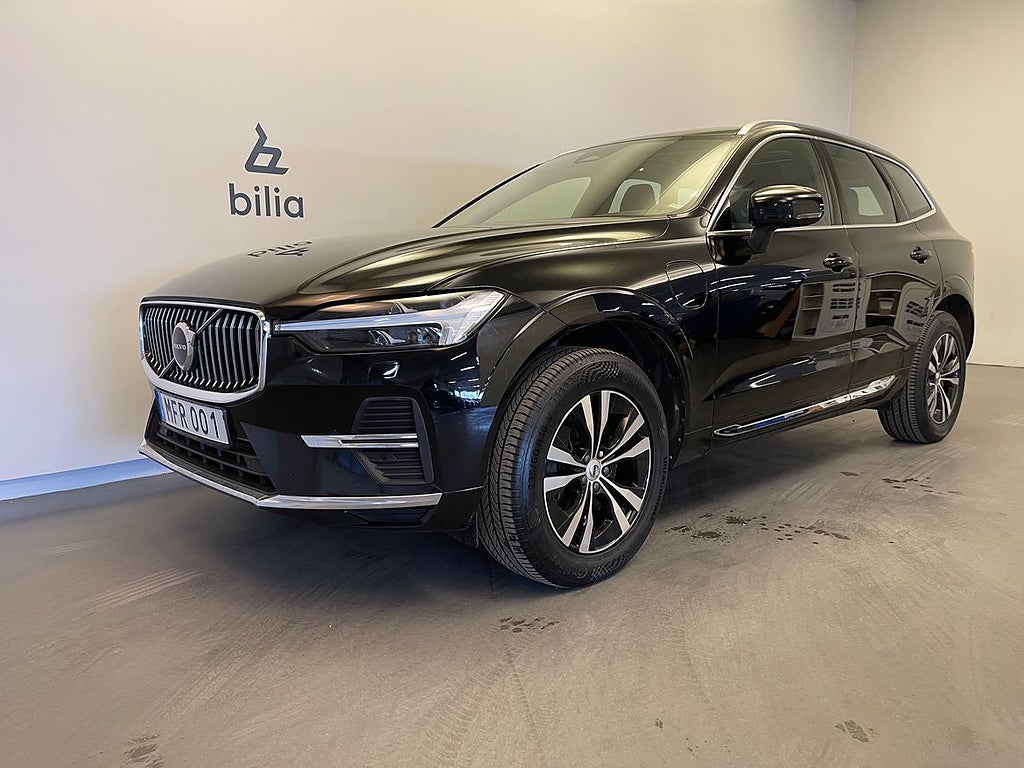 Volvo XC60 Recharge T6 Core Edition / Dragkrok / Panoramaglasta...