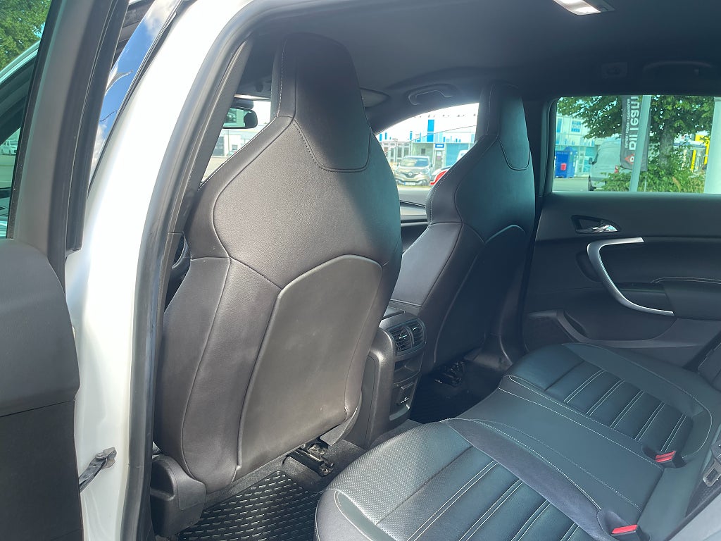 Opel Insignia OPC Sports Tourer 2.8 V6 Turbo 4x4 OPC 325 hk *RECARO*