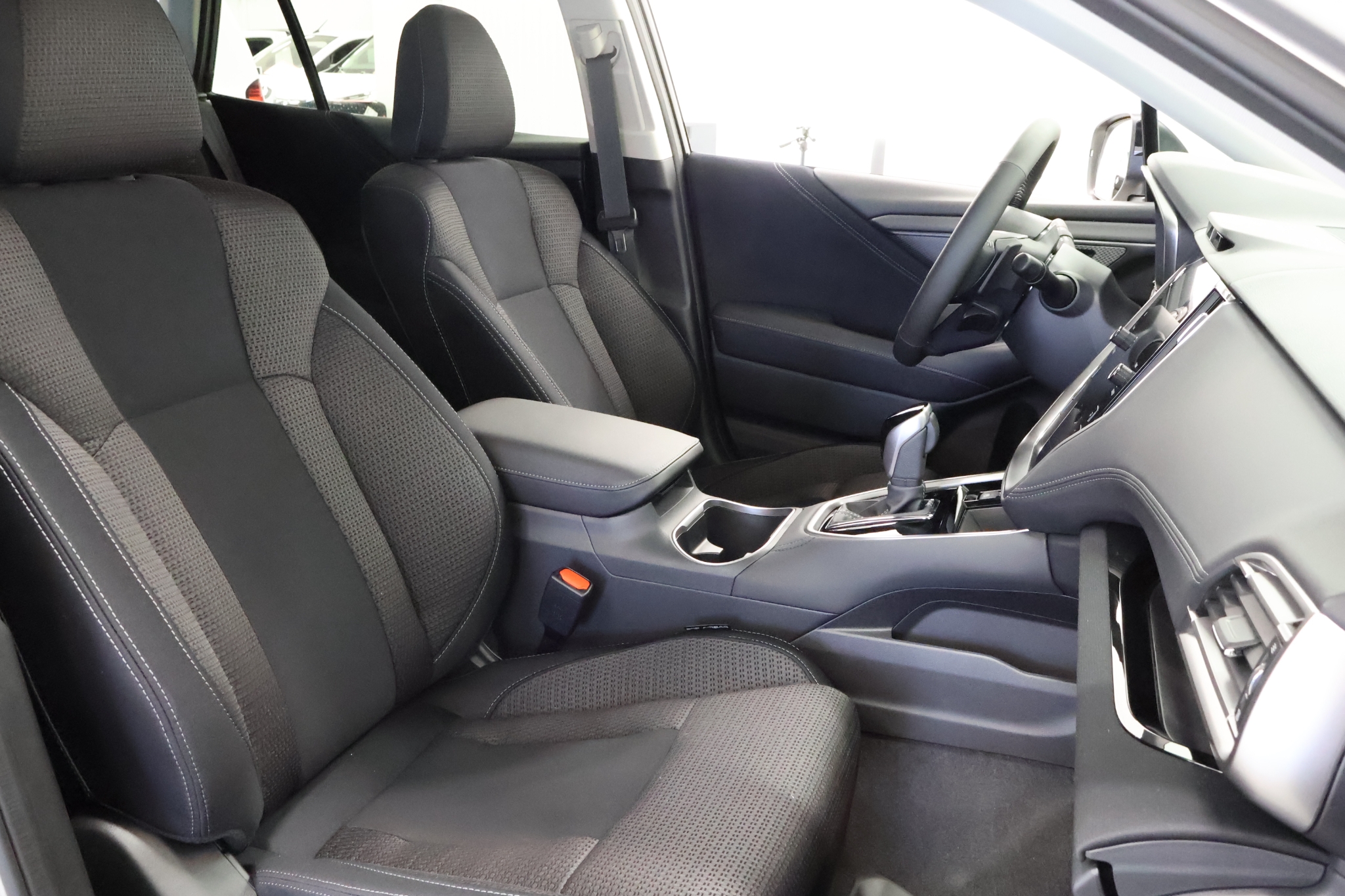 Subaru Outback 2.5 4WD Adventure 2025, photo 6/48