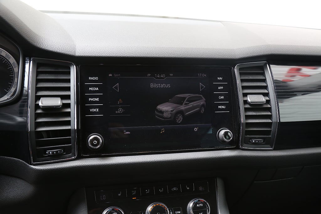 Skoda Kodiaq TSI 180 4X4 DSG STYLE *SE UTR* 360° Värmare Drag 2017