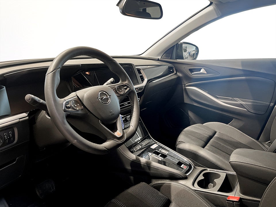 Bild på Opel Grandland GS 1.2 PT 130hk Aut B-KAMERA CARPLAY