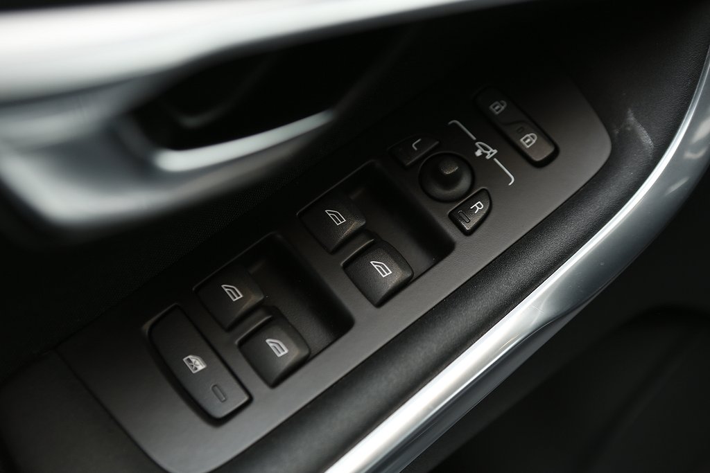 Volvo V40 D3 150hk Momentum Aut Dieselvärmare Backkamera 2013