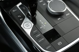 Kombi BMW 330e 25 av 29