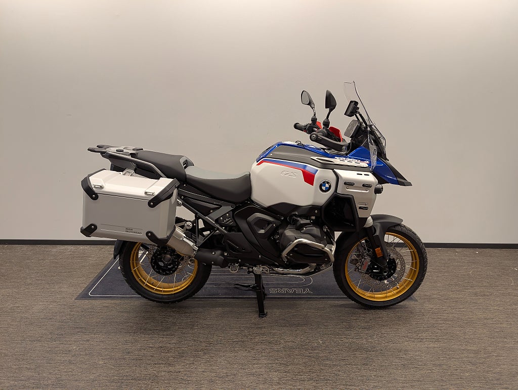 BMW R1300GS Adventure Trophy höjd 860-890mm Sidoväskor ingår