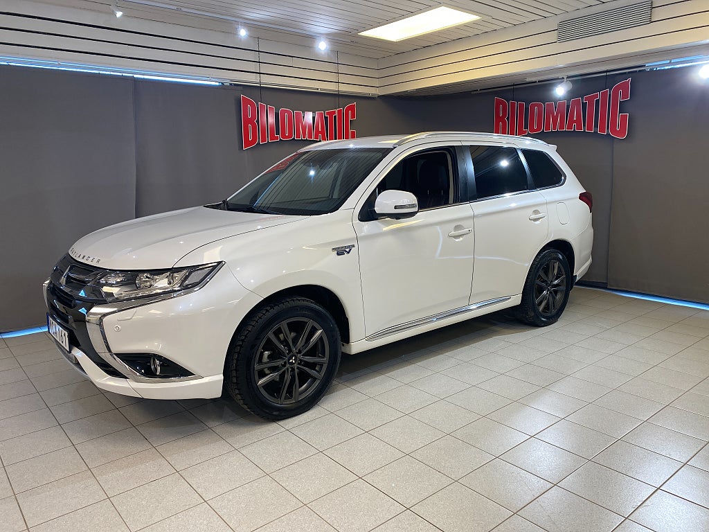 Mitsubishi Outlander PHEV Business NAV 4WD Skinn Dragkrok Plug-In Hybrid 