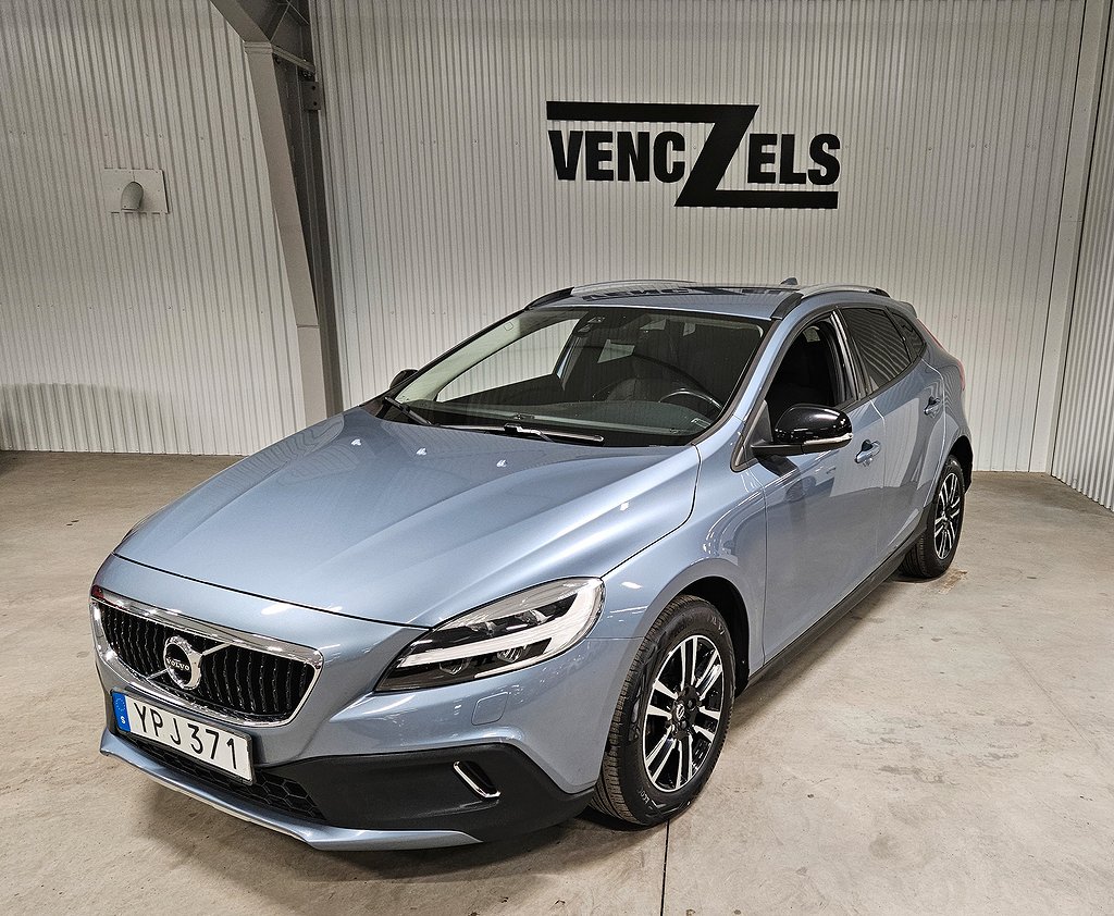 Volvo V40 Cross Country D3 Aut Momentum Värmare Drag GPS Fin