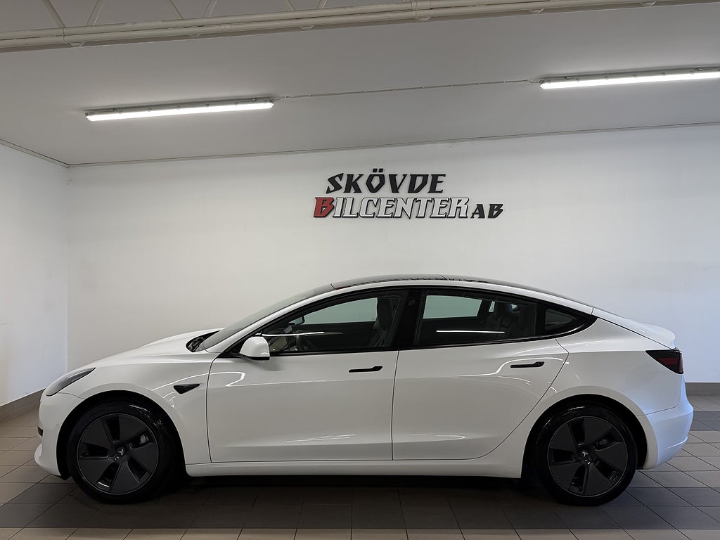 Tesla Model 3 Facelift Standard Range Plus/Värmepump/Pano/GPS/Kamera