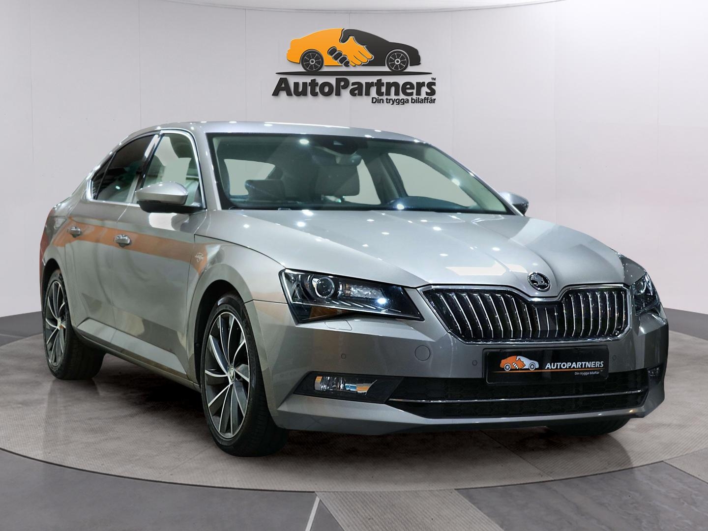 Skoda Superb 2016, bild 3/49