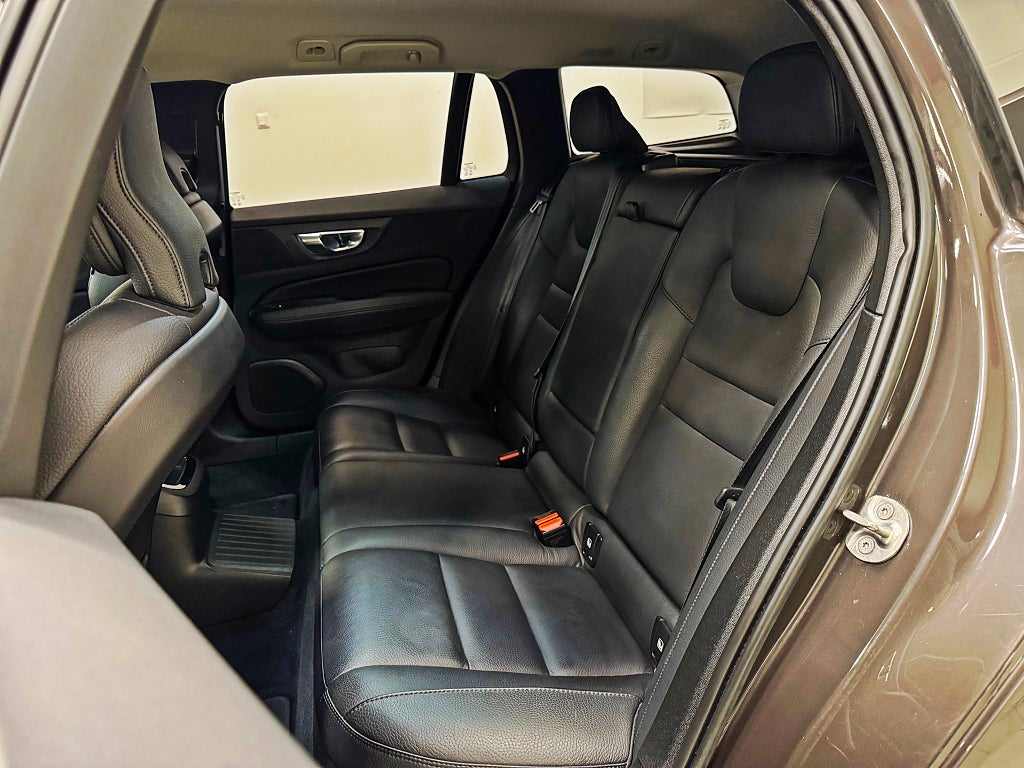 Volvo V60 Recharge T8 AWD Automat 456hk