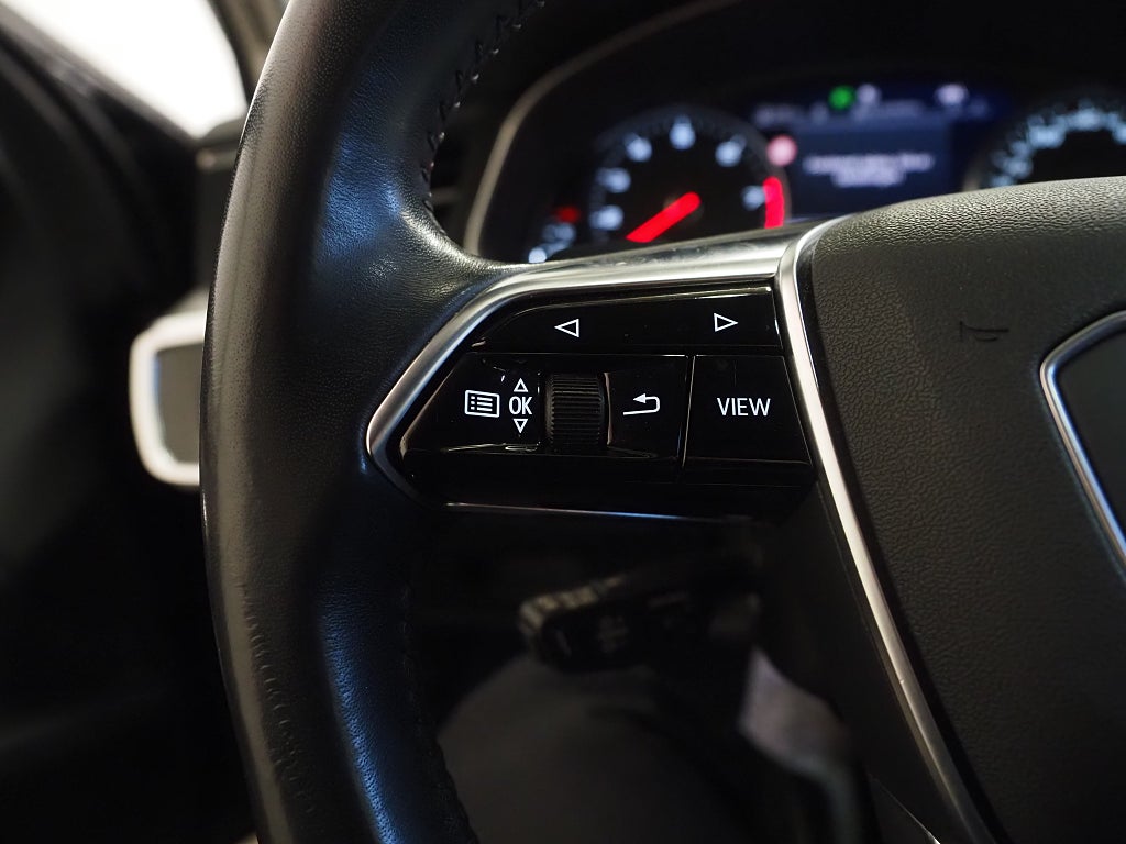 Audi A6 Avant 45 TFSI quattro TFSI MHEV 245hk Navi Värmare Drag 2020