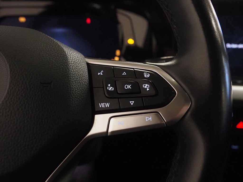 Volkswagen Golf 2.0 TDI 116hk Backkamera P-Värmare Drag 2022