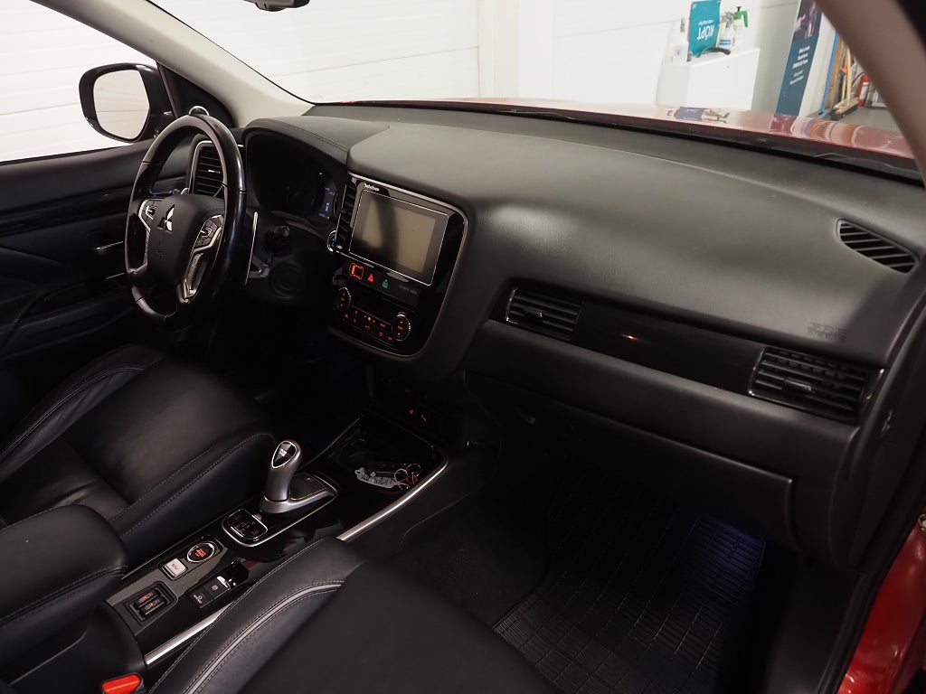 Mitsubishi Outlander PHEV 203hk Business 360º Skinn Drag 2018