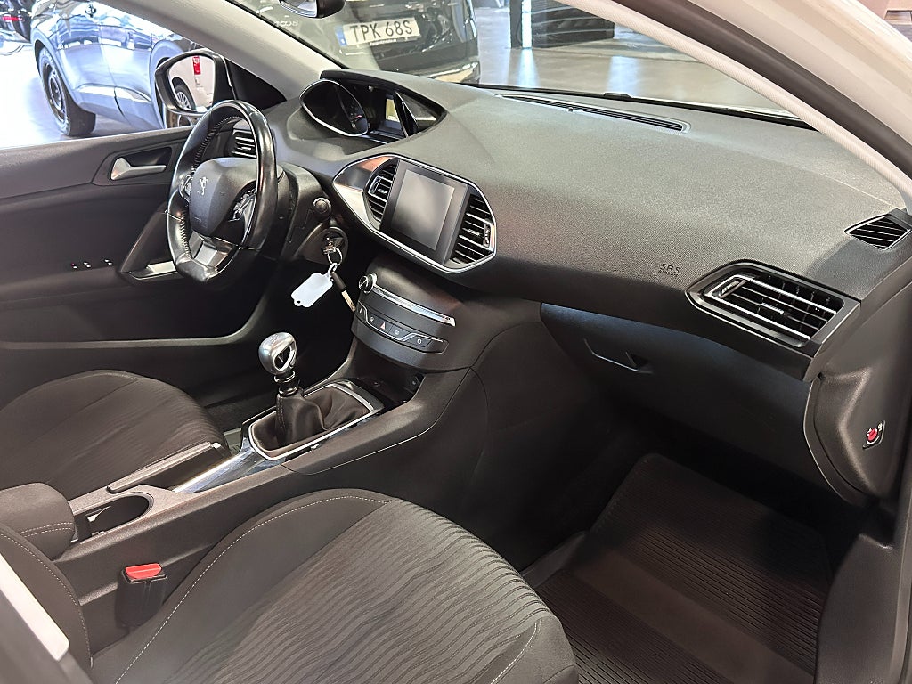 Peugeot 308 Active 1.6 BlueHDi 120hk  thumbnail