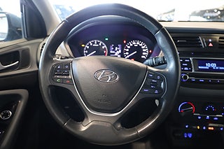 Halvkombi Hyundai i20 13 av 20
