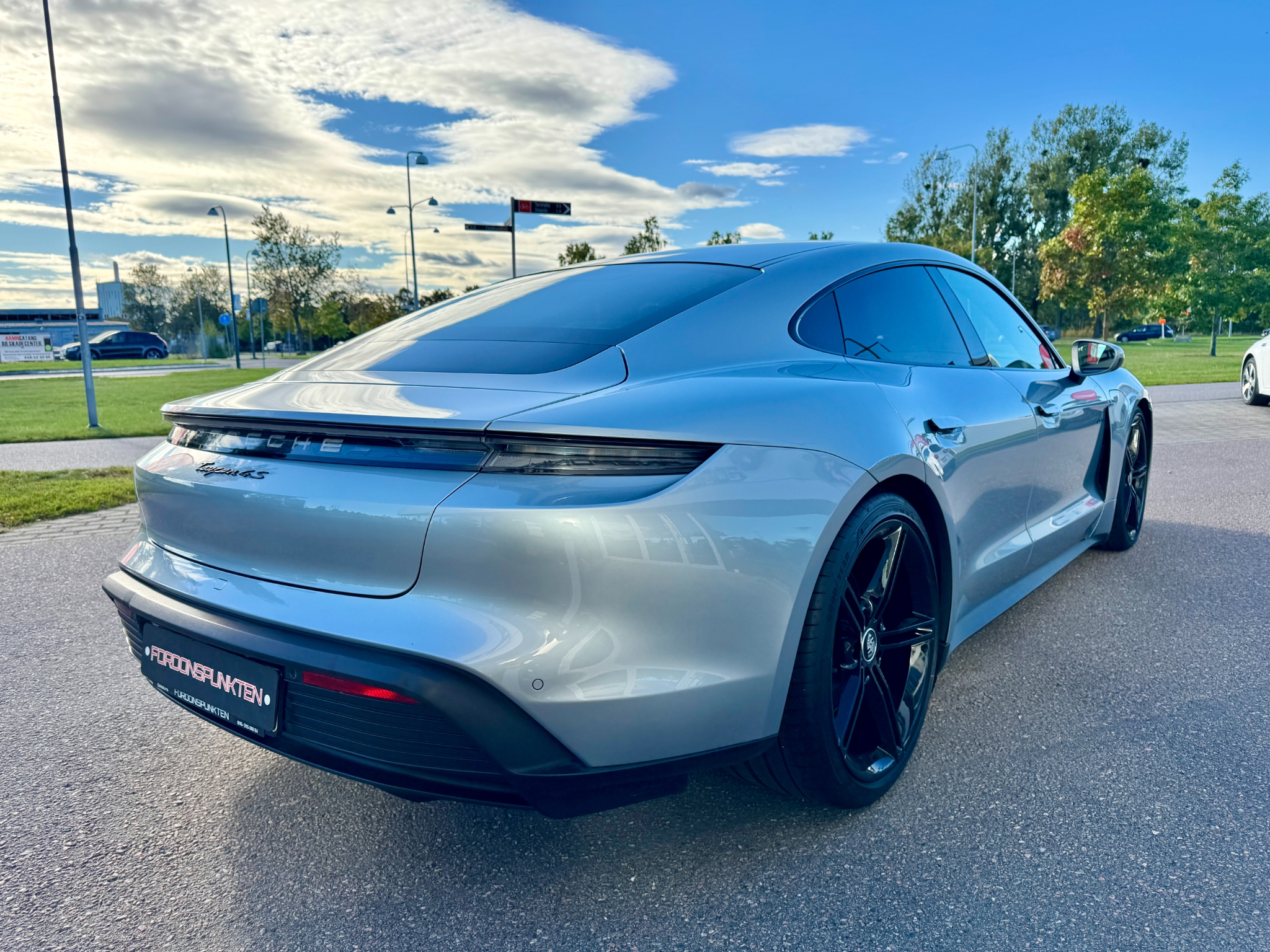 Porsche Taycan 2020, bild 3/10