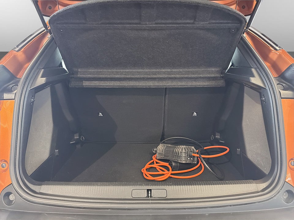 Bild på Peugeot e-2008 Active 50kWh 136hk Aut CARPLAY BACKSENSORER