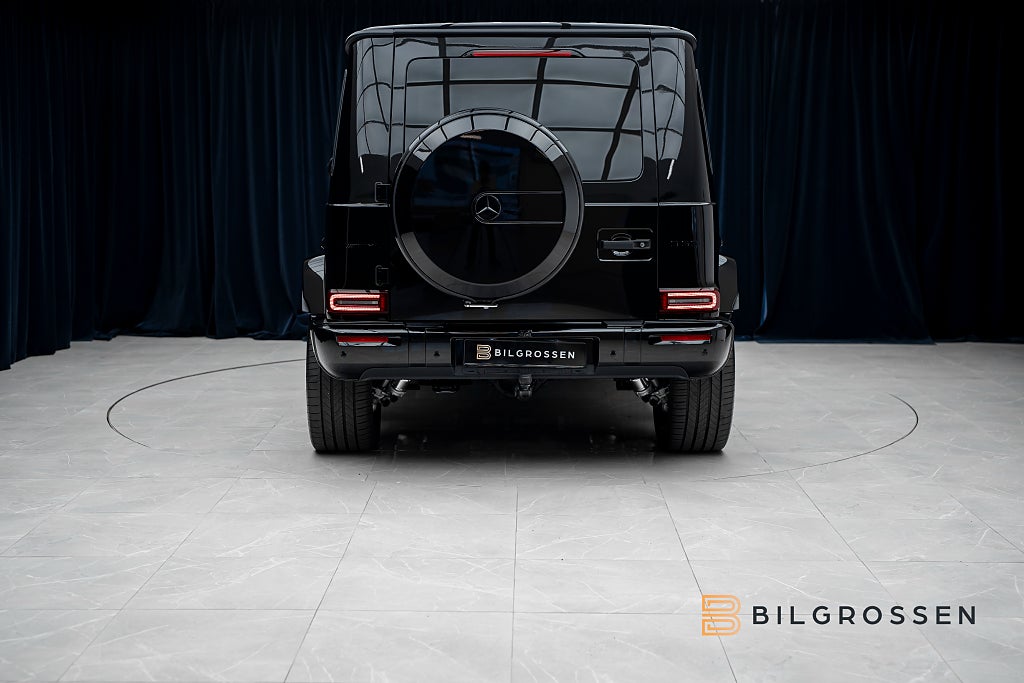 Mercedes-Benz G63 AMG Superior Line Kolfiber Active Ride TV MY27 MOMS