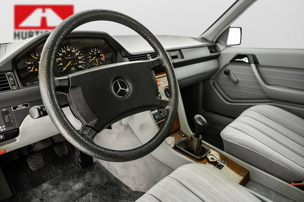 Mercedes-Benz 230 1989 - miniatyr 17