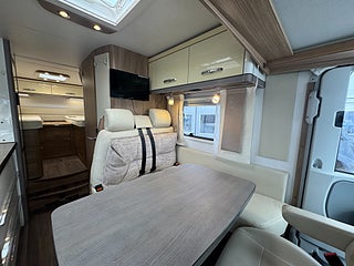 Husbil-integrerad Bürstner Aviano 690 Luftfjädring! Långbädd! Endast 6,99m! 7 av 20