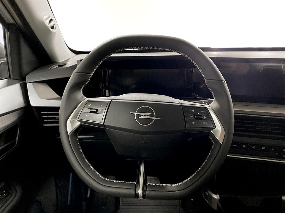 Bild på Opel Frontera Hybrid 136hk Aut - B-KAMERA, CARPLAY