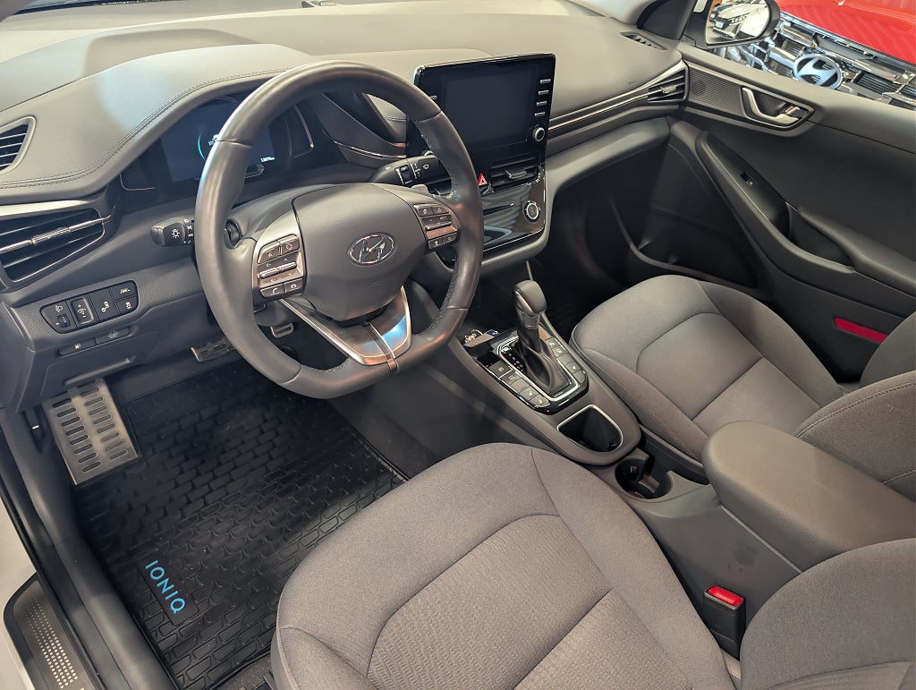 Hyundai IONIQ Hybrid 1.6 DCT Premium M-värm/V-hjul thumbnail