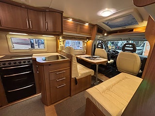 Husbil-halvintegrerad Kabe ROYAL 880 LT 15 av 33