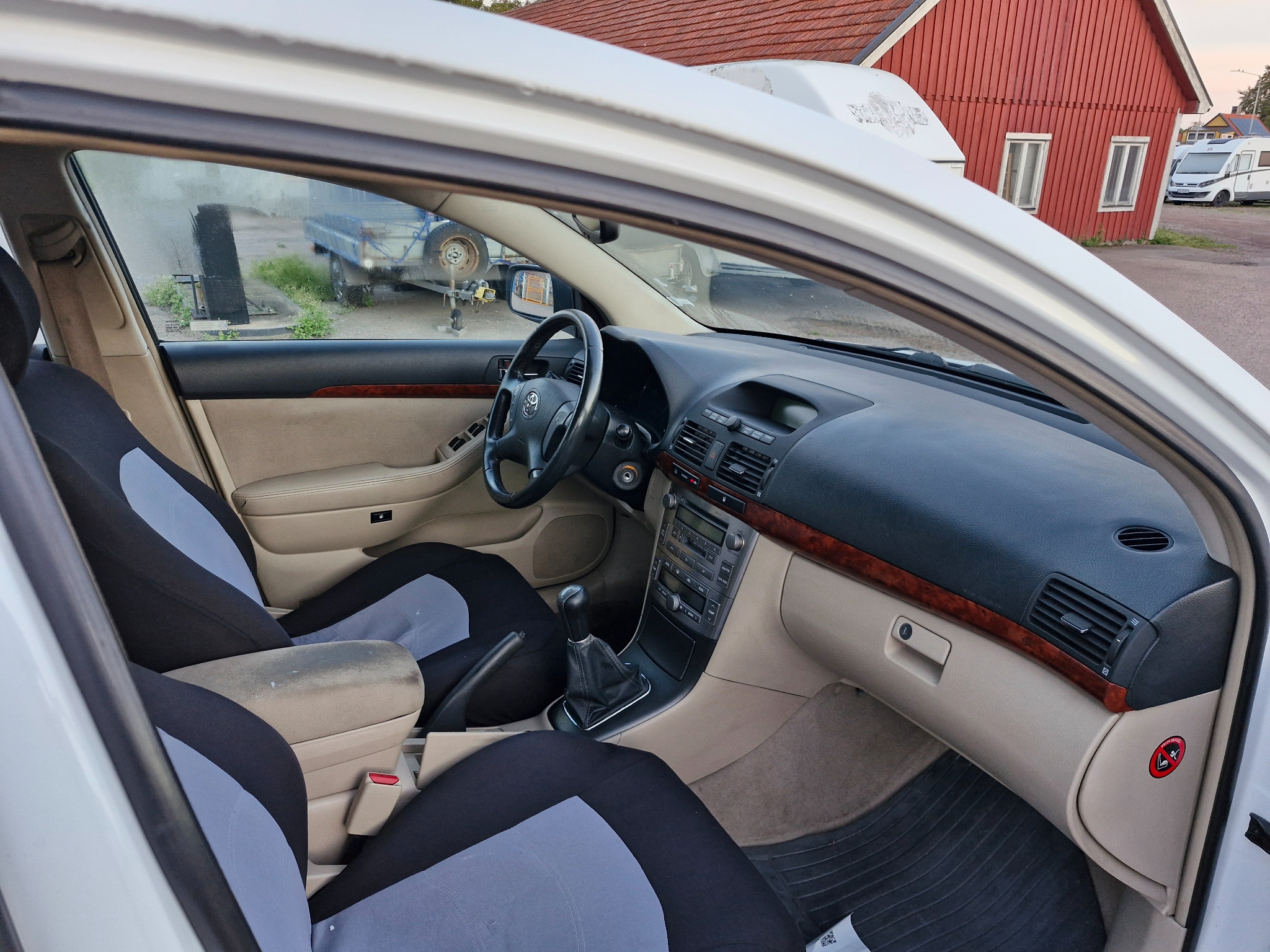 Toyota Avensis 2003, kuva 5/10