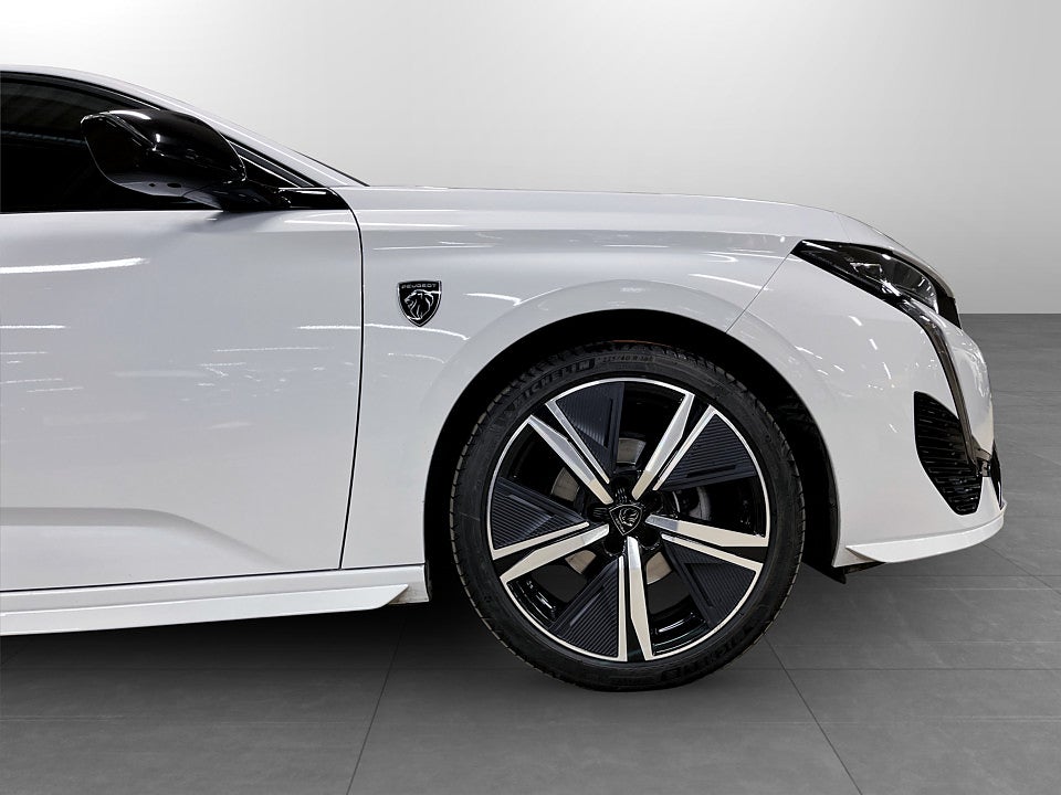 Bild på Peugeot 308 5D GT 1.2 PT 130hk Aut - 360,CARPLAY,NAV