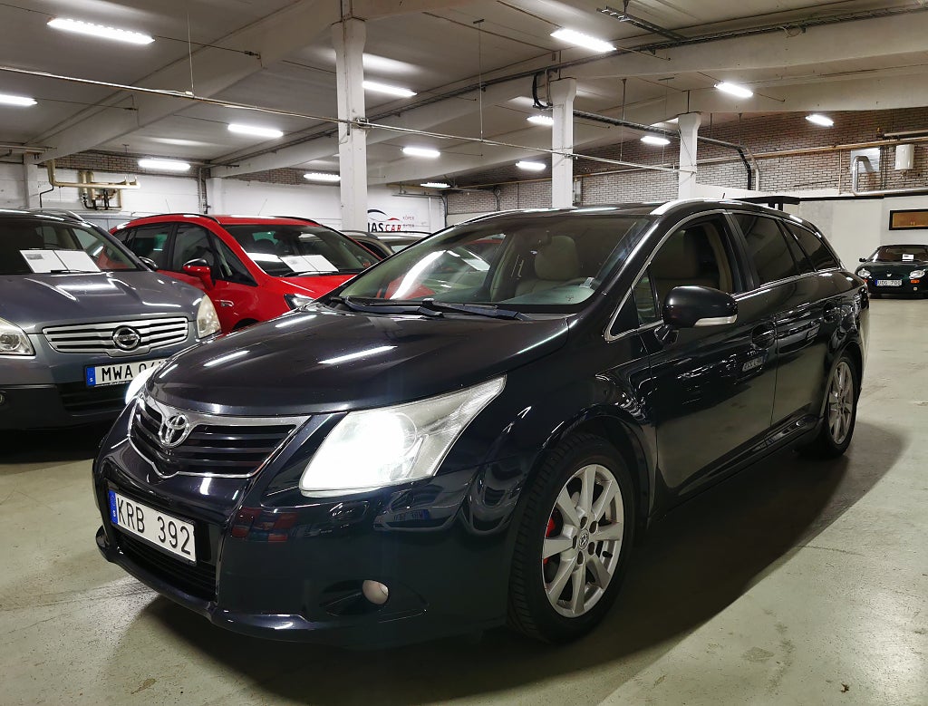Toyota Avensis Kombi 2.0 Premium Euro 4& Nyservad & dragkrok