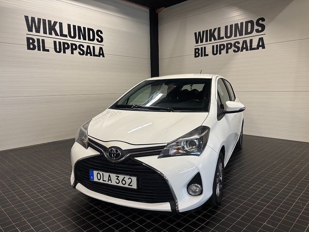 Toyota Yaris 5-dörrar 1.33 Dual VVT-i Active 99hk Backamera Nybes