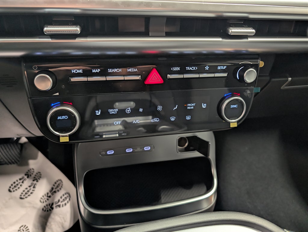 Hyundai IONIQ 9 Essential RWD 110 kWh *Snabb leverans* thumbnail