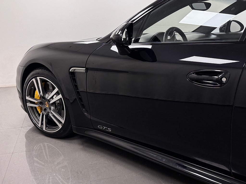 Porsche Panamera 4.8 V8 GTS PDK 4WD Lågmil 1-Ägare 440HK BOSE bild 5
