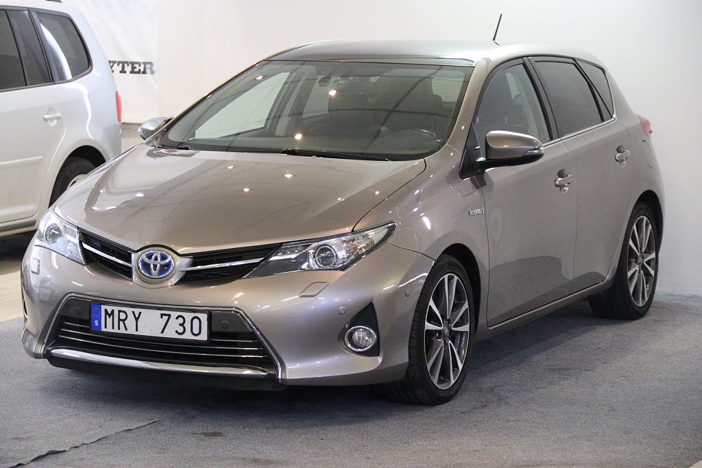 Toyota Auris HYBRID E-CVT EXECUTIVE PANORAMAGLASTAK GPS BACKKAMERA 