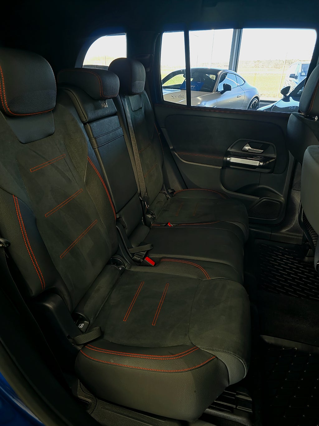 Mercedes-Benz GLB 220 d 4MATIC AMG Värmare Drag Advanced Plus - bild 13