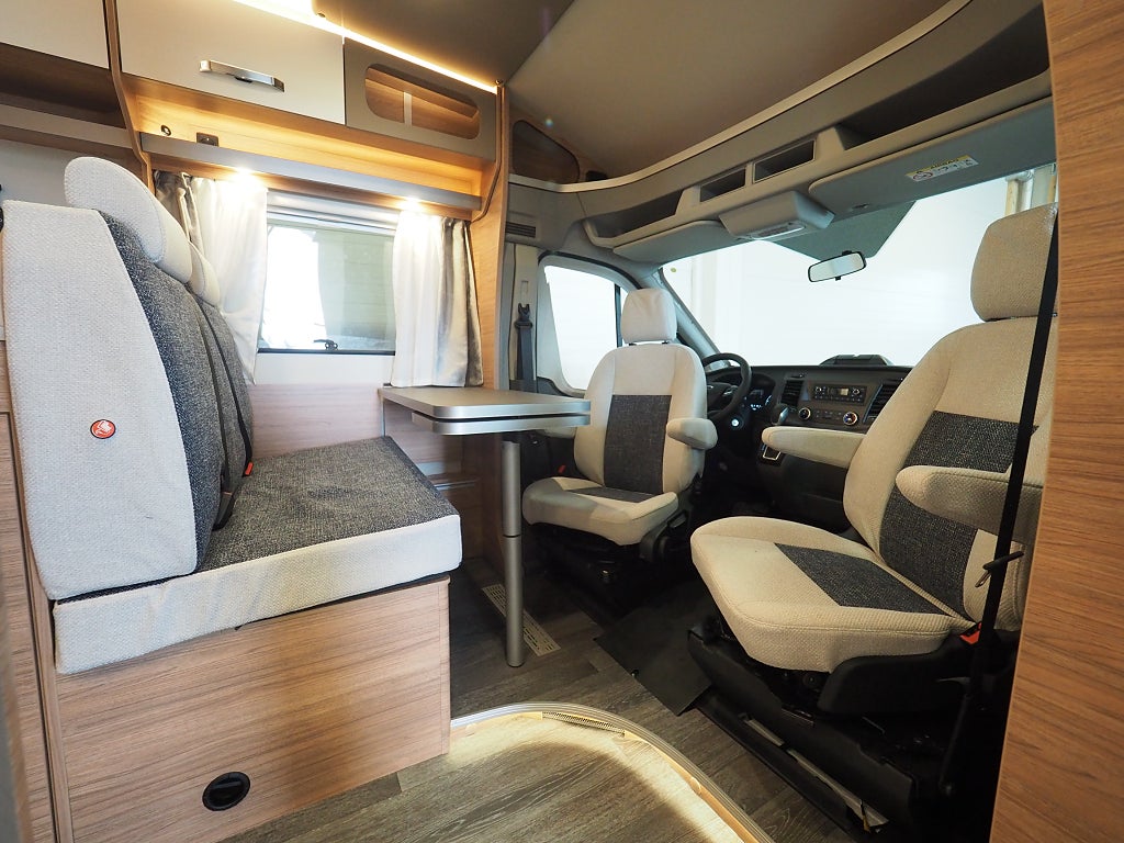 Weinsberg CaraLoft 550 MF 6m I AUT I 155hk I 3500kg