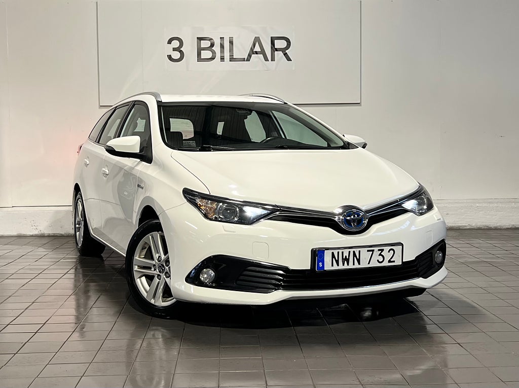 Toyota Auris Touring Sports Hybrid e-CVT Active Backkamera 136Hk