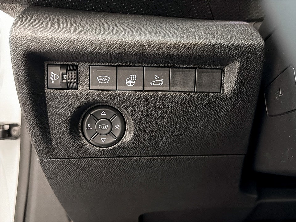 Bild på Citroën C4-X Shine 1.2 PT 130hk Aut B-KAMERA CARPLAY