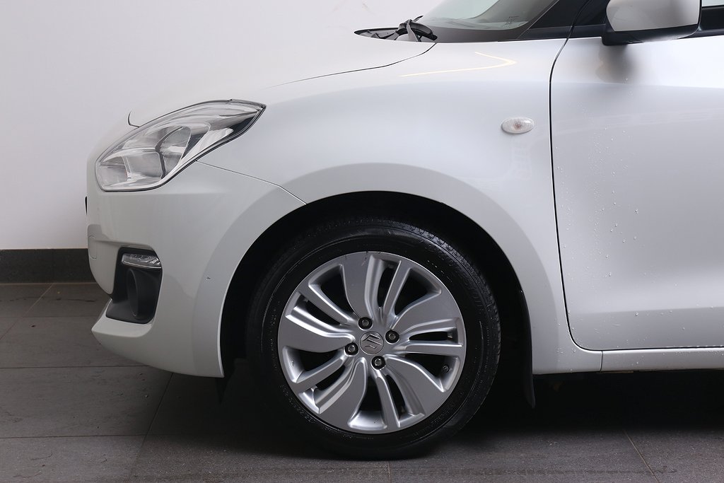 Suzuki Swift 1,2 90hk GL 5D Motorv Extraljusramp Kamera 2017