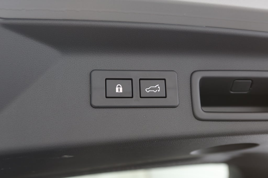 Subaru Forester e-Boxer Limited | Moms 2025